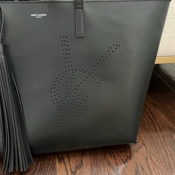 Saint Laurent Shopper Tote - Picture 2 of 11